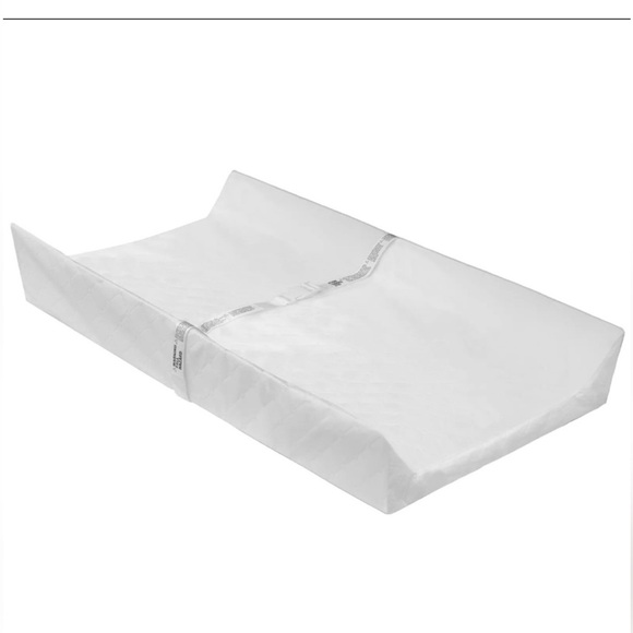 9-pc Minnie Mouse Disney outfit 2 LS Swaddles 2 pacifier, Changing Pad, Mirror - Picture 3 of 16